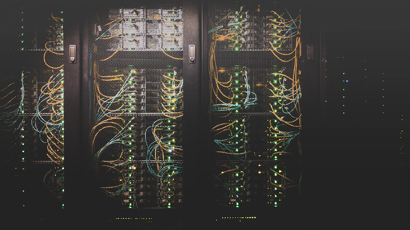 Detailed server architecture in a data centre